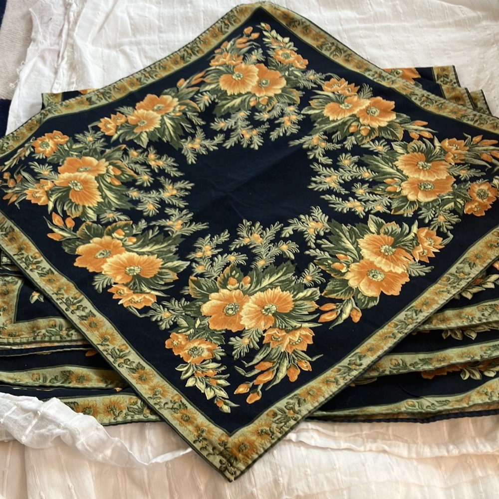 April Cornell large cloth napkins, like new!
